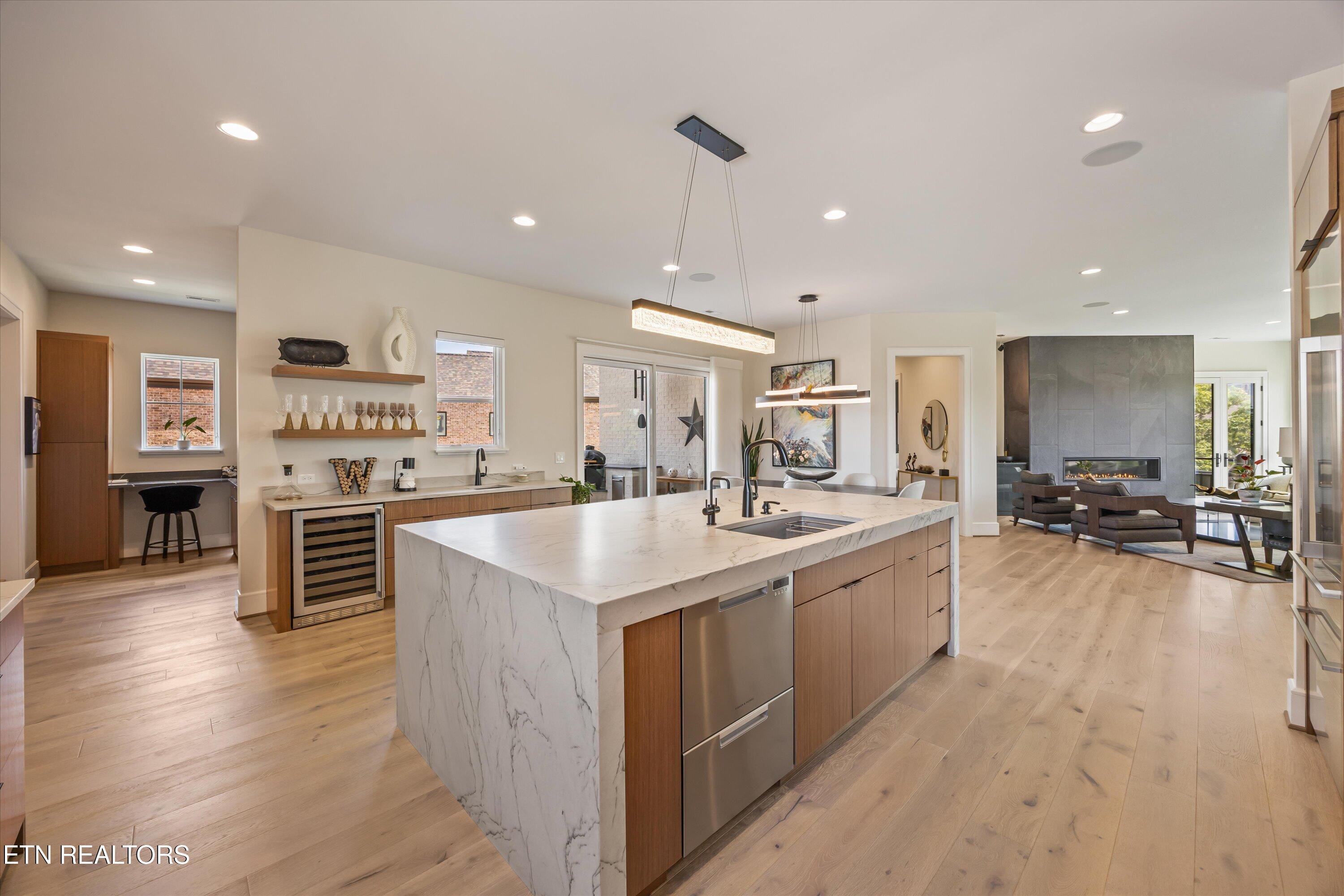 317 Admiral Court