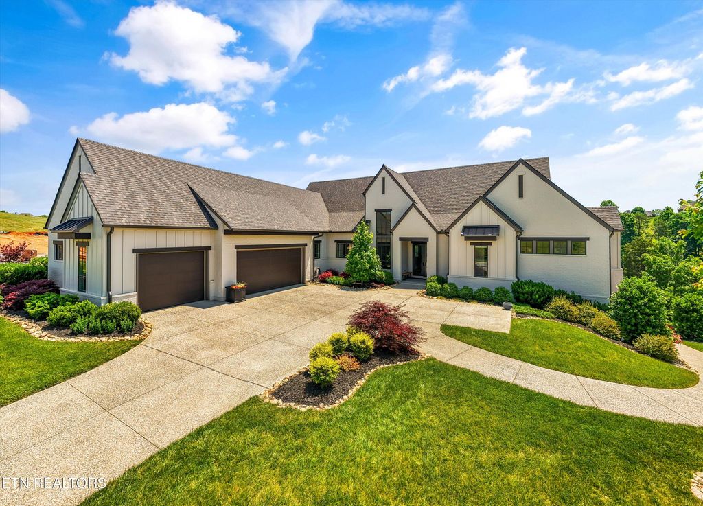 Photo of 317 Admiral Court, Lenoir City, TN 37772 (MLS # 1341677)