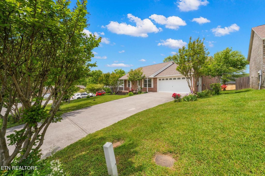 Photo of 7721 Applecross Rd, Corryton, TN 37721 (MLS # 1300149)