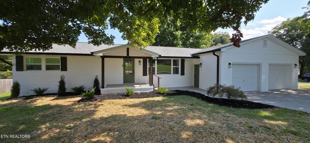 Photo of 2314 Martel Rd, Lenoir City, TN 37772 (MLS # 1352813)
