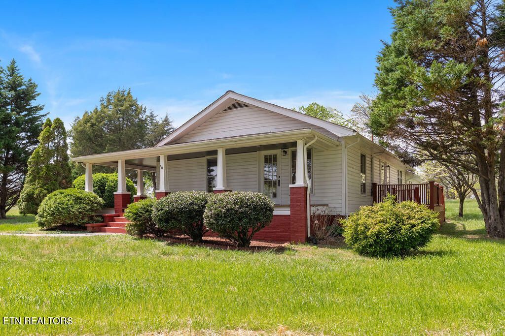 Photo of 1438 W Hunt Rd, Maryville, TN 37801 (MLS # 1334127)