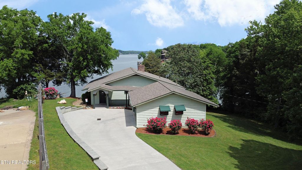 Photo of 4834 Scenic Point Loop, Louisville, TN 37777 (MLS # 1299877)
