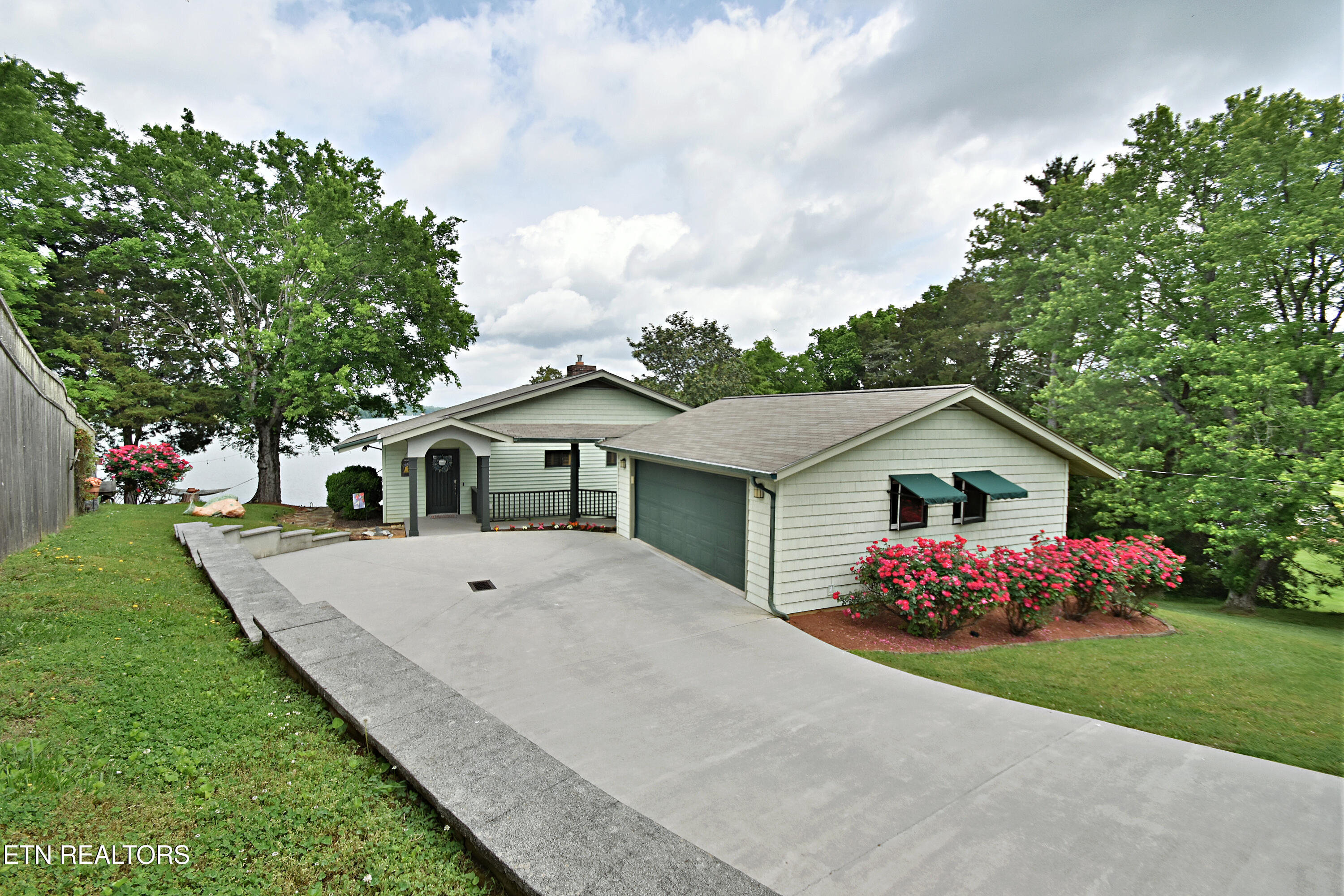4834 Scenic Point Loop