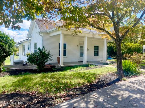 Photo of 707 Medaris St, Clinton, TN 37716 (MLS # 1318028)