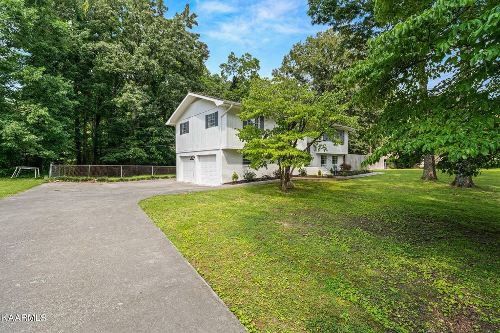 Photo of 196 County Road 142, Riceville, TN 37370 (MLS # 1331928)