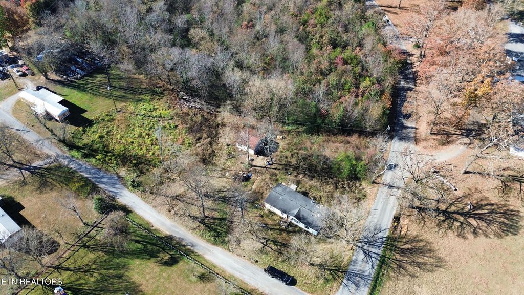 Photo of 104 Druid Hill Rd, Tellico Plains, TN 37385 (MLS # 1321930)