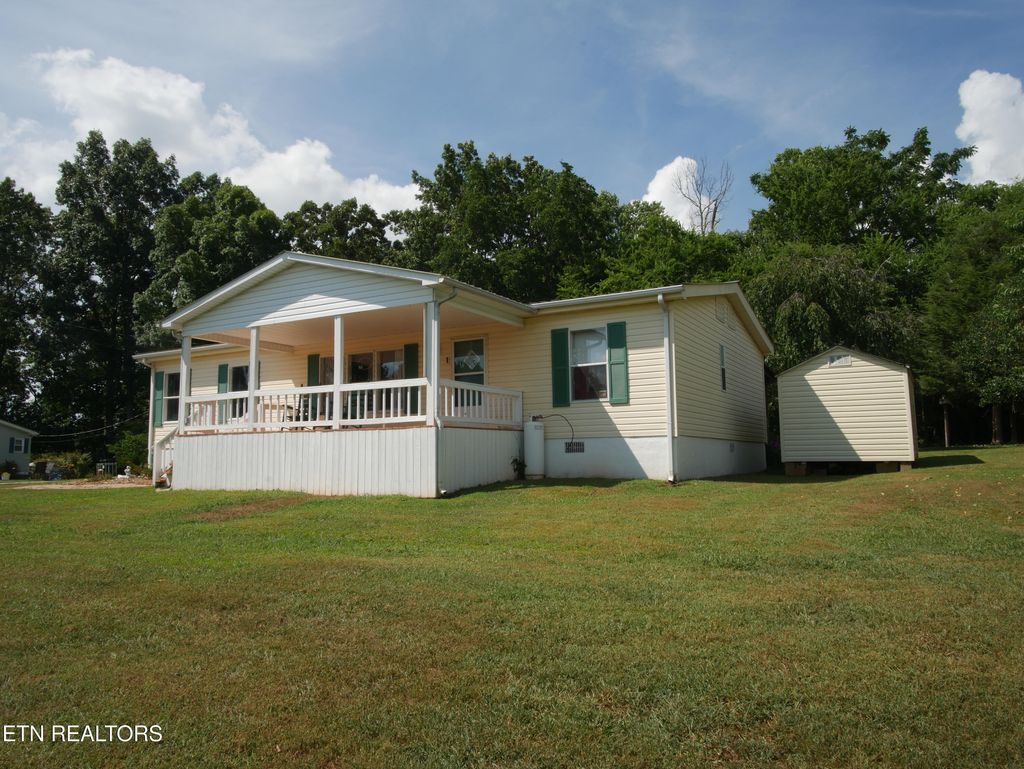 Photo of 128 Woods Drive, Sweetwater, TN 37874 (MLS # 1309015)