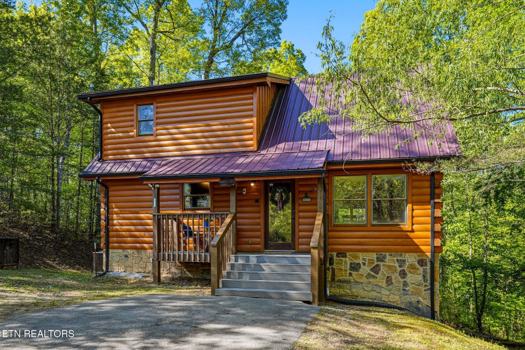 Photo of 3201 Bear Country Way, Sevierville, TN 37876 (MLS # 1353547)