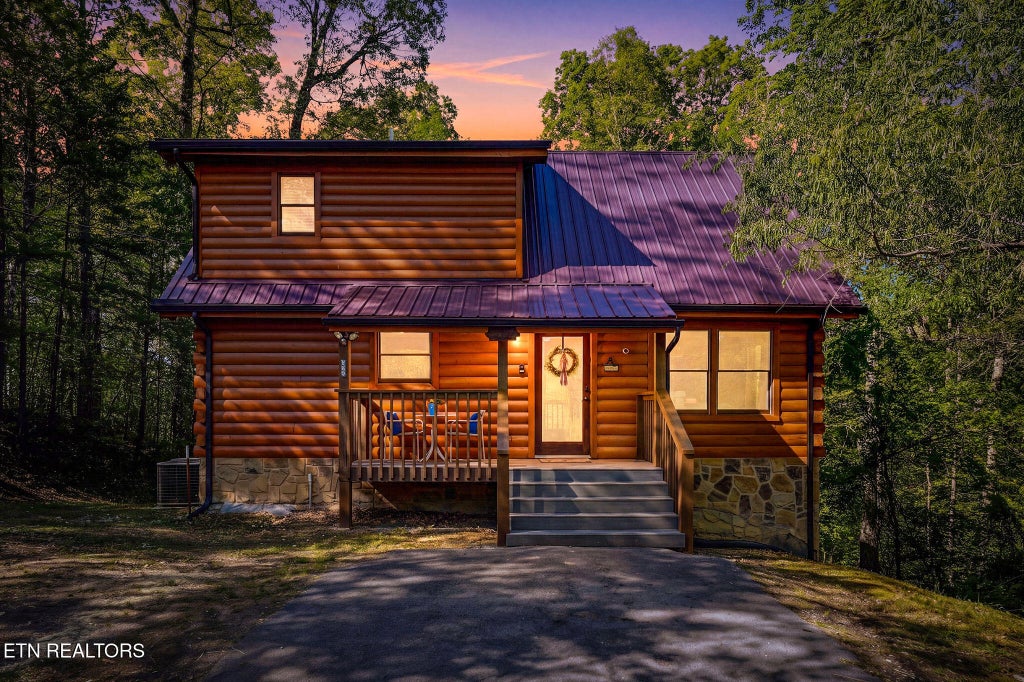 Photo of 3201 Bear Country Way, Sevierville, TN 37876 (MLS # 1353547)