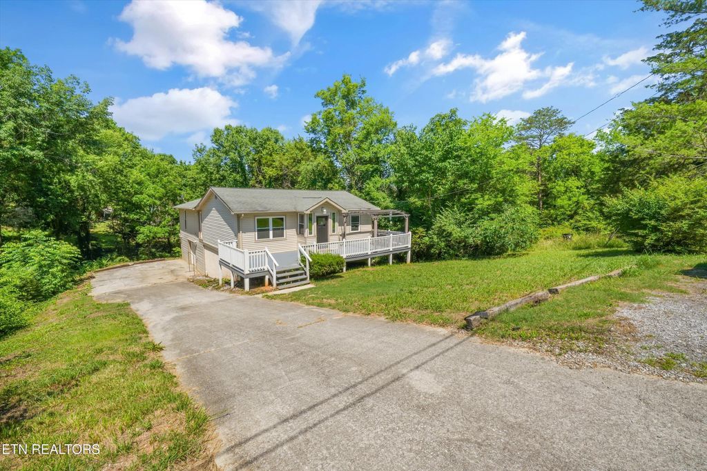 Photo of 3311 Big Cove Lane, Louisville, TN 37777 (MLS # 1343737)