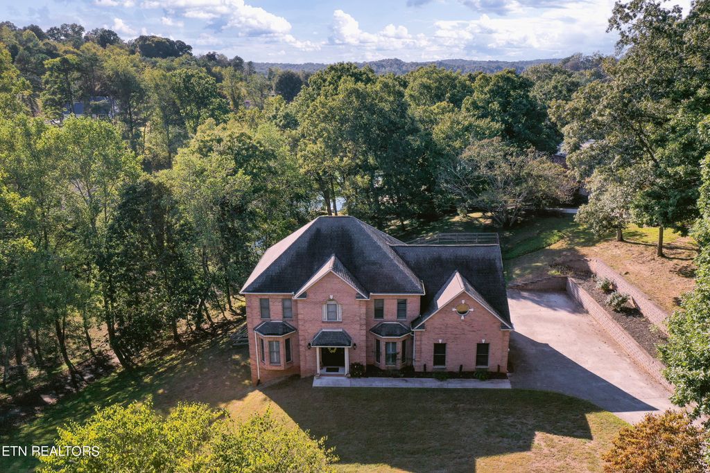 Photo of 1028 Chula Vista Drive, Friendsville, TN 37737 (MLS # 1276556)