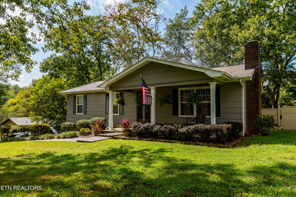 Photo of 2003 Cheltenham Rd, Maryville, TN 37804 (MLS # 1356920)