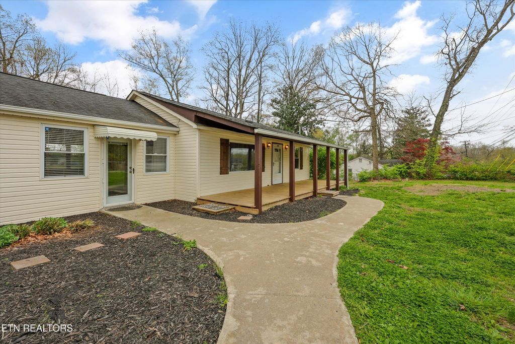 Photo of 434 Murray Rd, Knoxville, TN 37912 (MLS # 1334799)