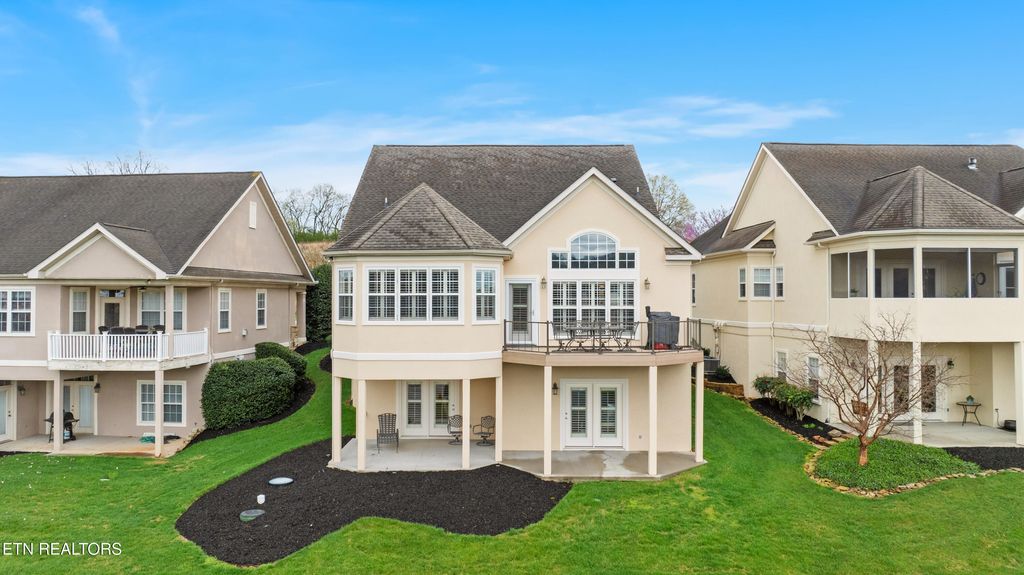 Photo of 1069 Rarity Bay Pkwy, Vonore, TN 37885 (MLS # 1332730)