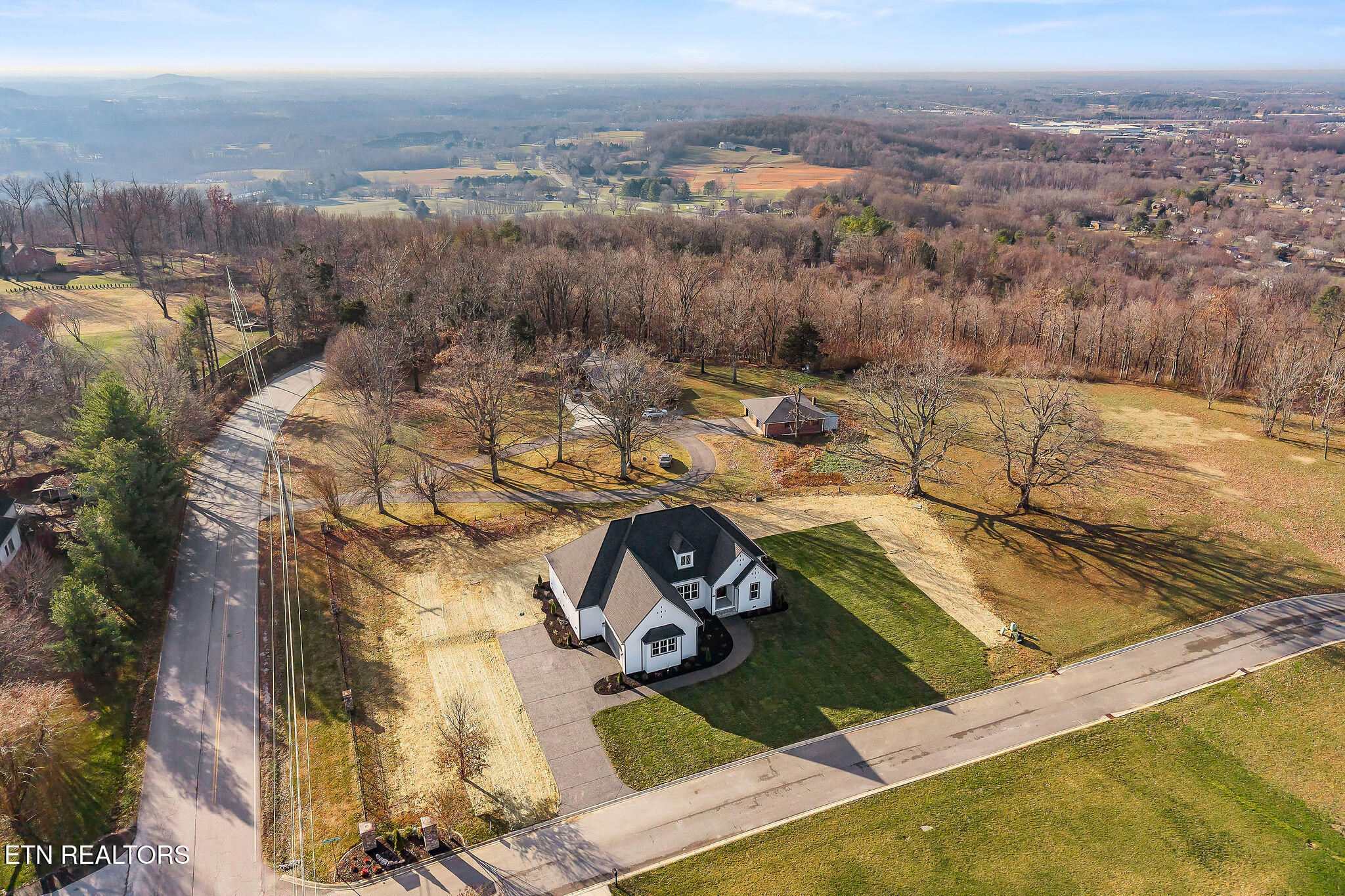 2100 Pinnacle View
