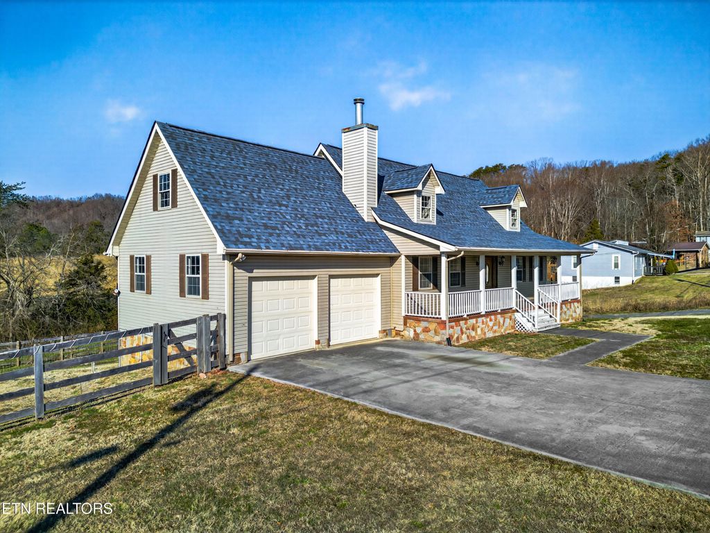 Photo of 457 Terrace View Drive, Bean Station, TN 37708 (MLS # 1328795)