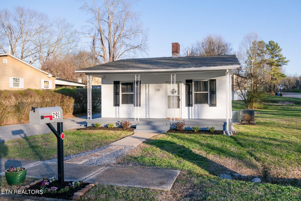 Photo of 291 W Newcomen St, Alcoa, TN 37701 (MLS # 1256436)