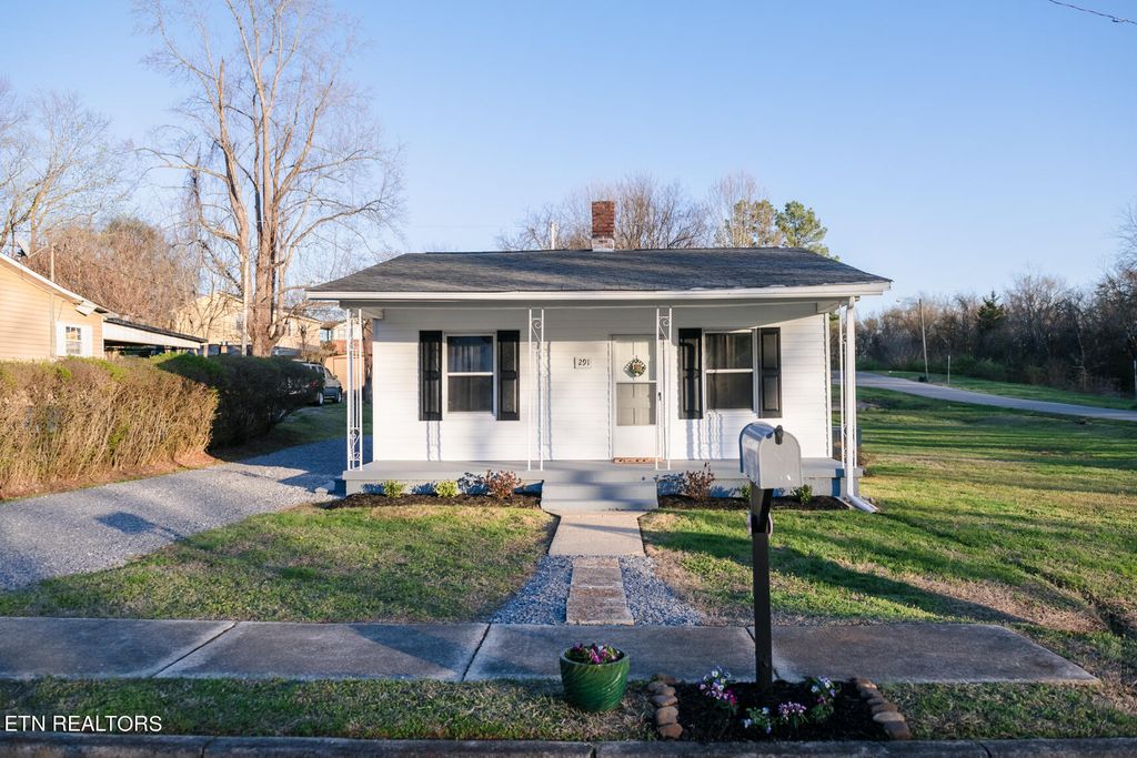 Photo of 291 W Newcomen St, Alcoa, TN 37701 (MLS # 1256436)