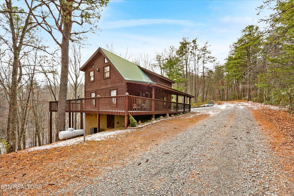 Photo of 4224 Chamberlain Lane, Sevierville, TN 37862 (MLS # 1328096)