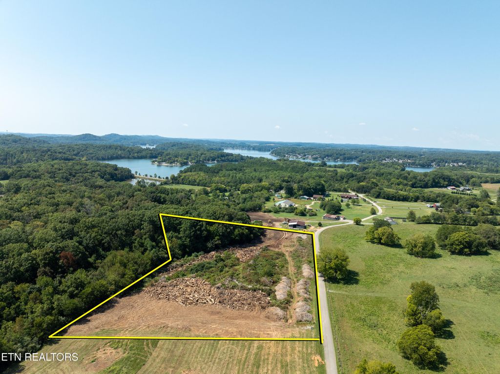 Photo of 600 Bell View (5 Acres) Rd, Greenback, TN 37742 (MLS # 1315621)