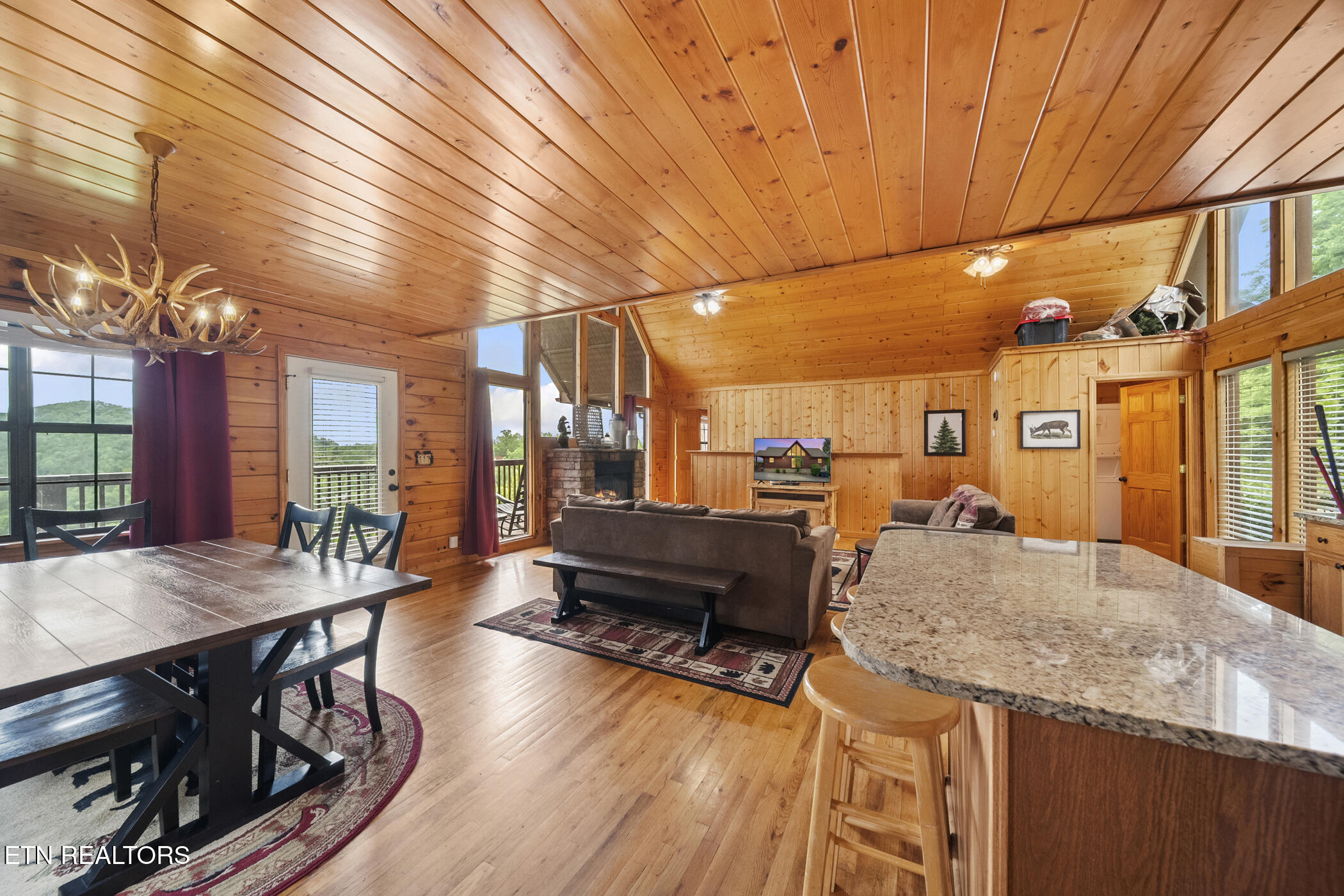 1644 Pinewood Way