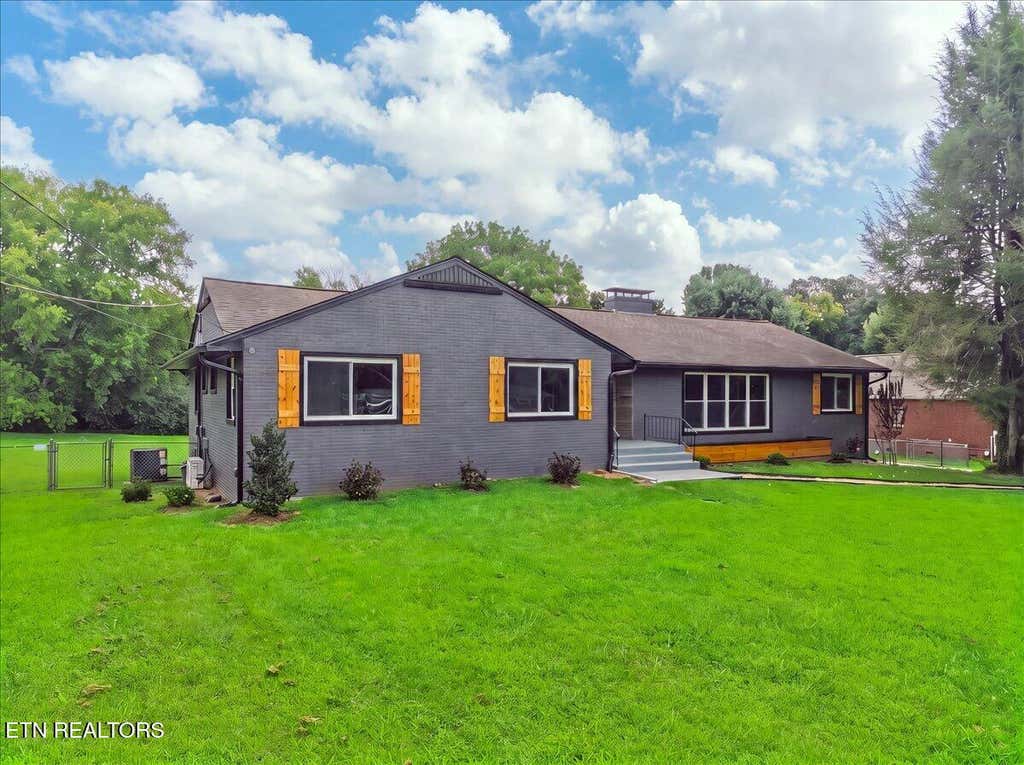 Photo of 220 Locha Poka Drive, Maryville, TN 37803 (MLS # 1351689)