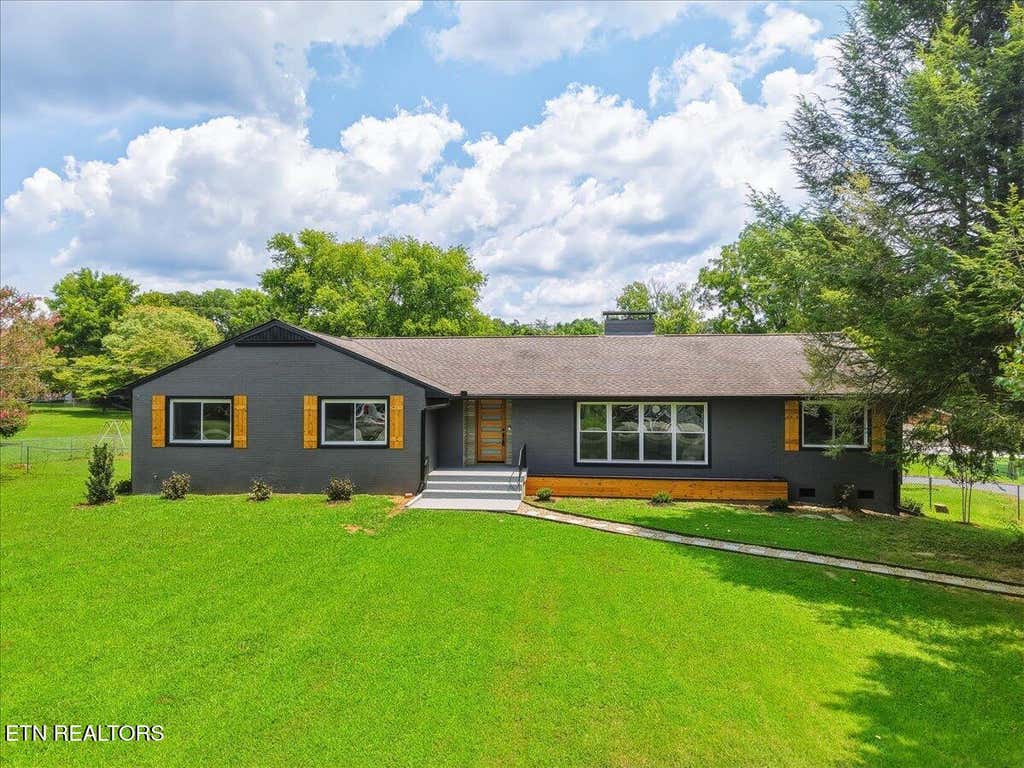 Photo of 220 Locha Poka Drive, Maryville, TN 37803 (MLS # 1351689)