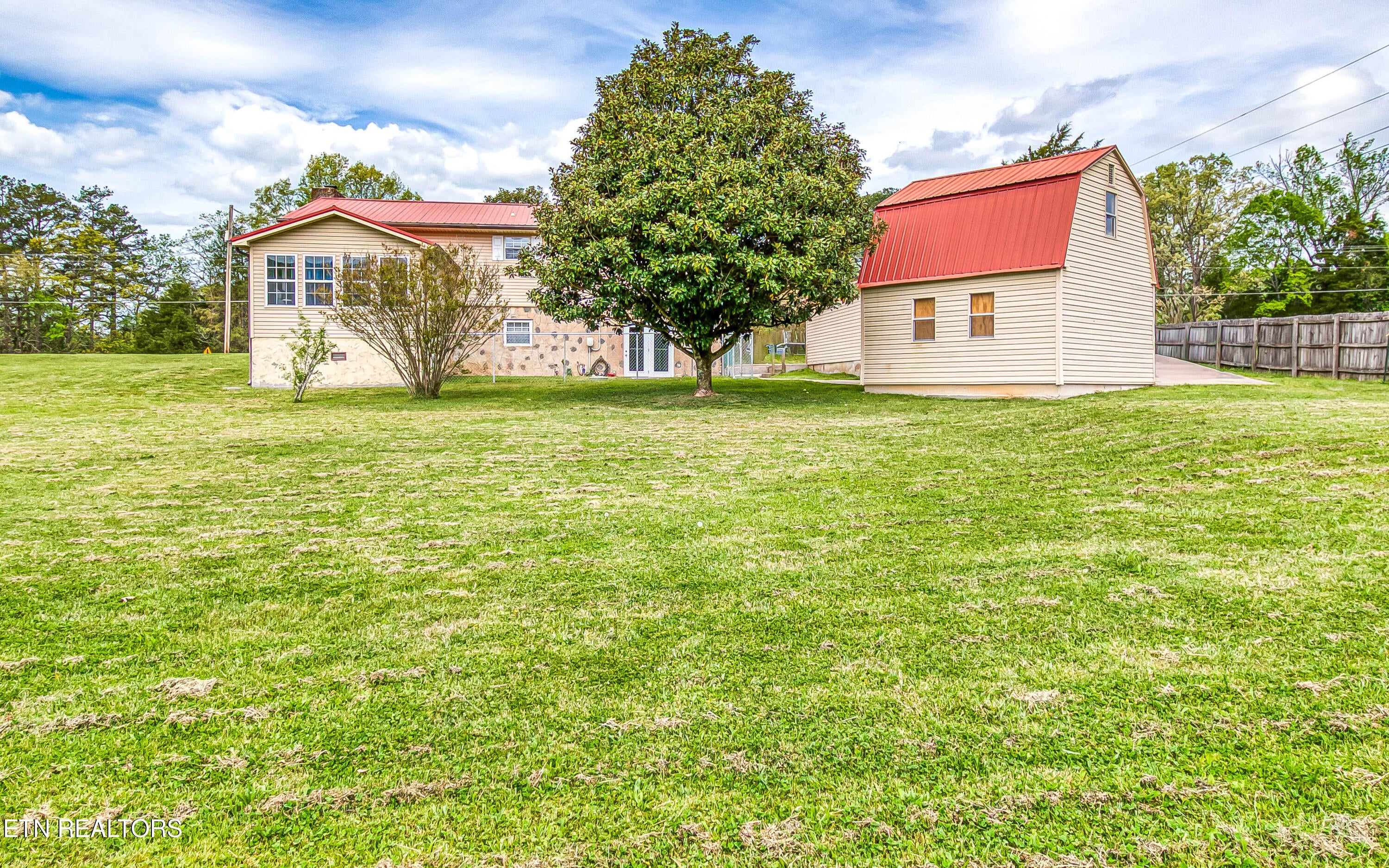 4533 Hines Valley Rd