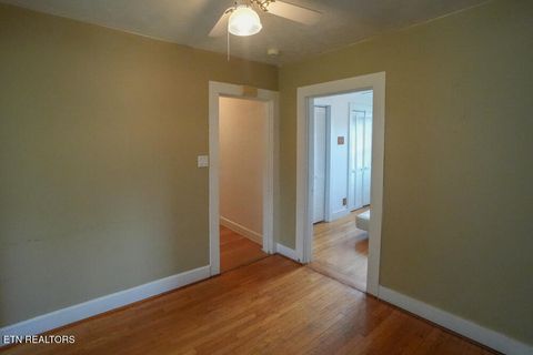 Tiny photo for 608 Grant St, Alcoa, TN 37701 (MLS # 1317805)
