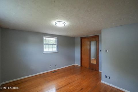 Tiny photo for 608 Grant St, Alcoa, TN 37701 (MLS # 1317805)