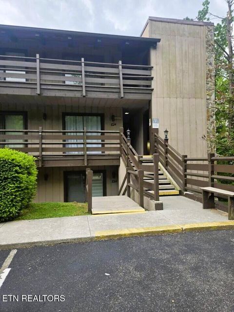 Photo of 1081 Cove Rd #APT 1024, Sevierville, TN 37876 (MLS # 1328688)