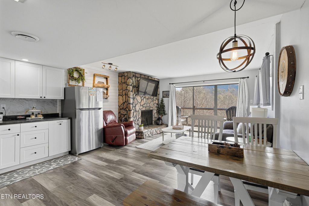 Photo of 1081 Cove Rd #APT 1024, Sevierville, TN 37876 (MLS # 1328688)