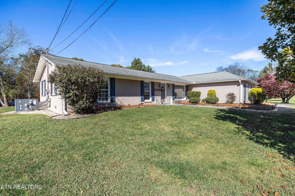 Photo of 1882 Calloway Circle, Lenoir City, TN 37772 (MLS # 1321300)