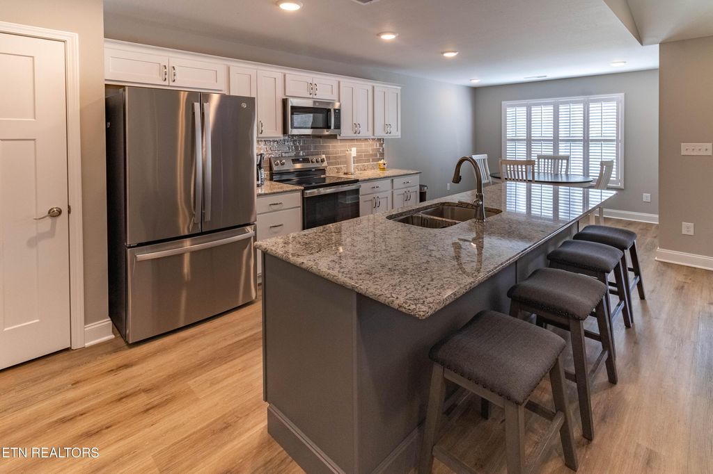 Photo of 712 Snowflower Circle, Pigeon Forge, TN 37863 (MLS # 1327566)