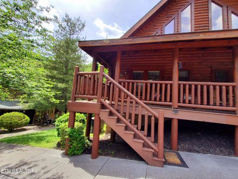 Photo of 3125 Smoky Ridge Way, Sevierville, TN 37862 (MLS # 1339223)