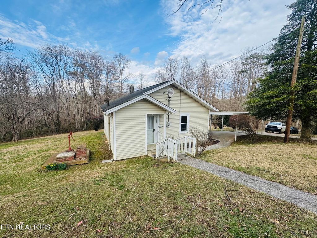 Photo of 106 Echo Valley Rd, Rocky Top, TN 37769 (MLS # 1330338)