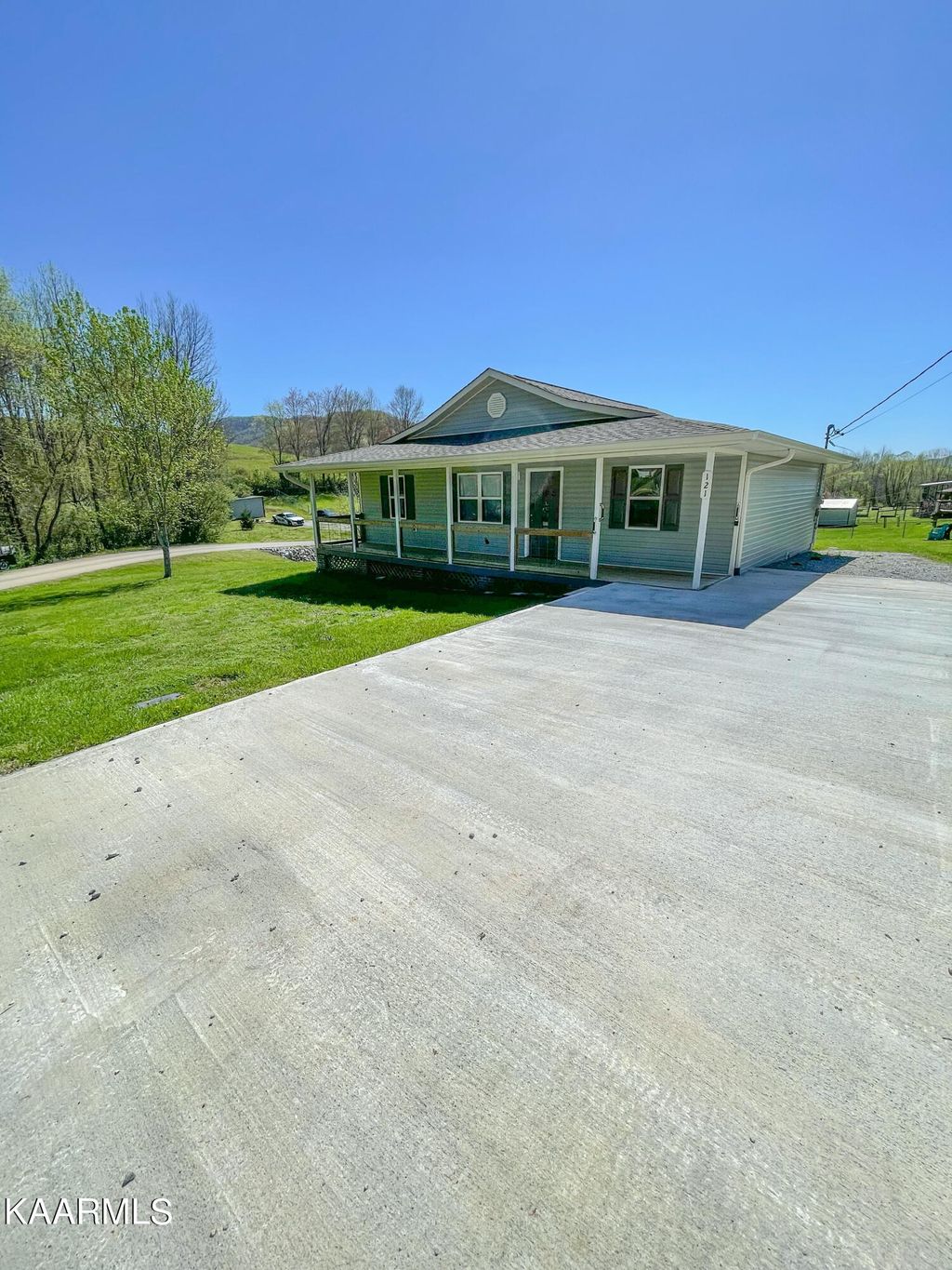Photo of 121 Willow Creek Rd, Wartburg, TN 37887 (MLS # 1223286)