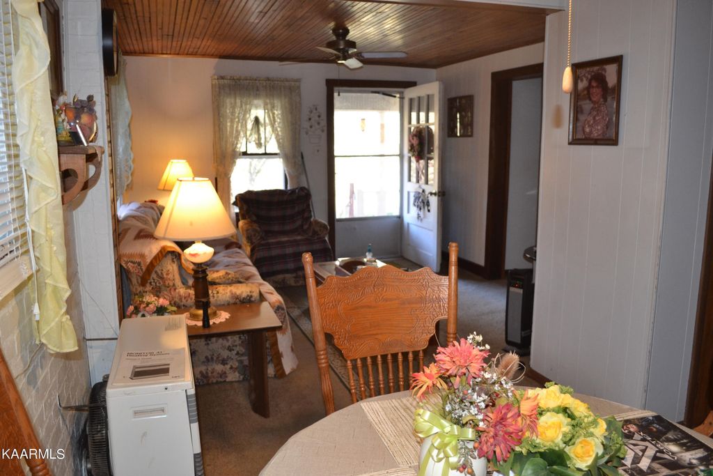Photo of 1128 Little Valley Road Rd, Tazewell, TN 37879 (MLS # 1211893)