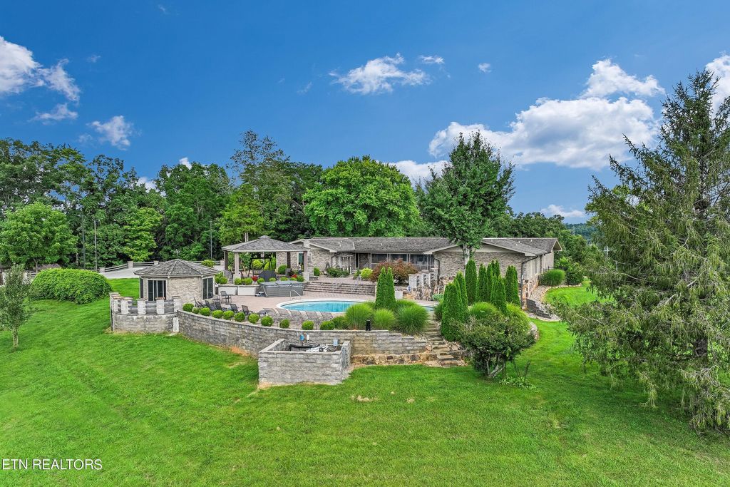 Photo of 1001 Smith School Rd, Strawberry Plains, TN 37871 (MLS # 1253894)