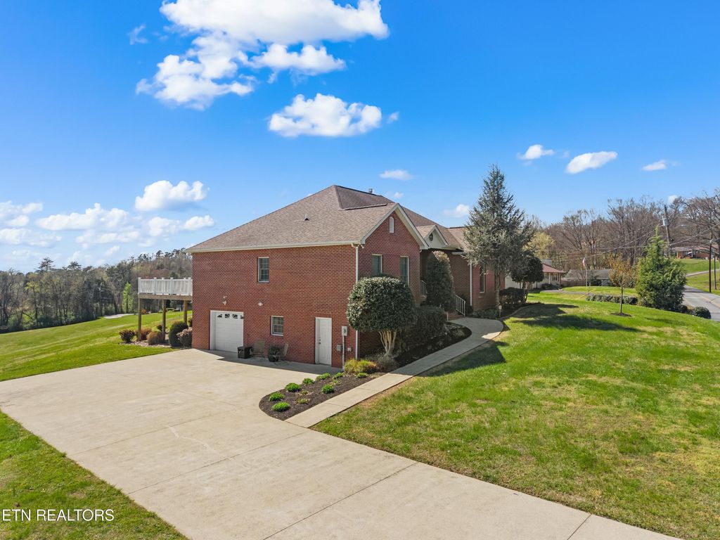 Photo of 741 Cherokee Drive, Dandridge, TN 37725 (MLS # 1334172)