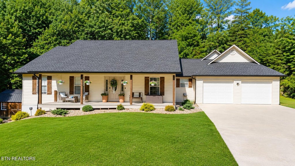 Photo of 705 Grave Hill Rd, Oneida, TN 37841 (MLS # 1353124)