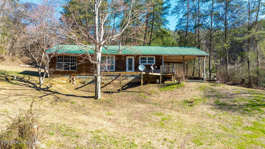 Photo of 3702 Lost Branch Rd, Sevierville, TN 37862 (MLS # 1336215)