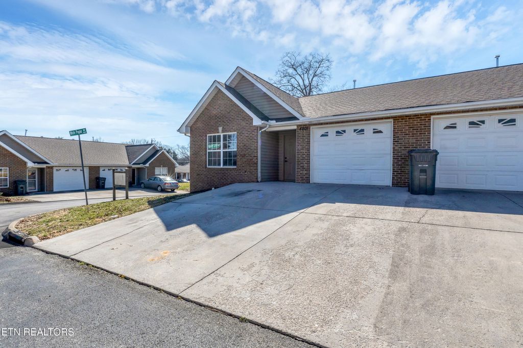 Photo of 4801 White Poplar Way #17, Knoxville, TN 37912 (MLS # 1329551)