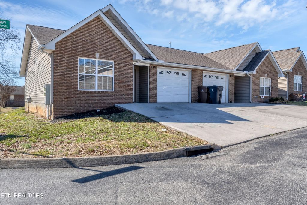 Photo of 4801 White Poplar Way #17, Knoxville, TN 37912 (MLS # 1329551)