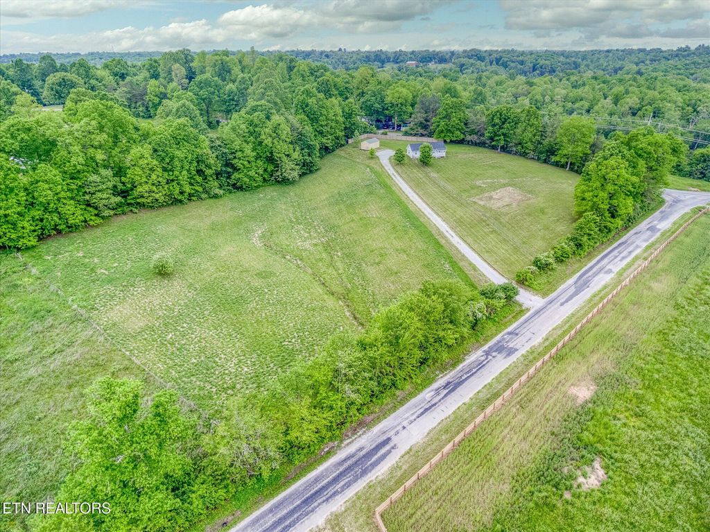 Photo of 1447 Dykes Rd, Crossville, TN 38571 (MLS # 1305080)