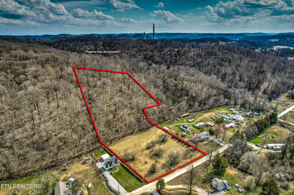 Photo of 3275 W Wolf Valley Rd, Clinton, TN 37716 (MLS # 1287380)