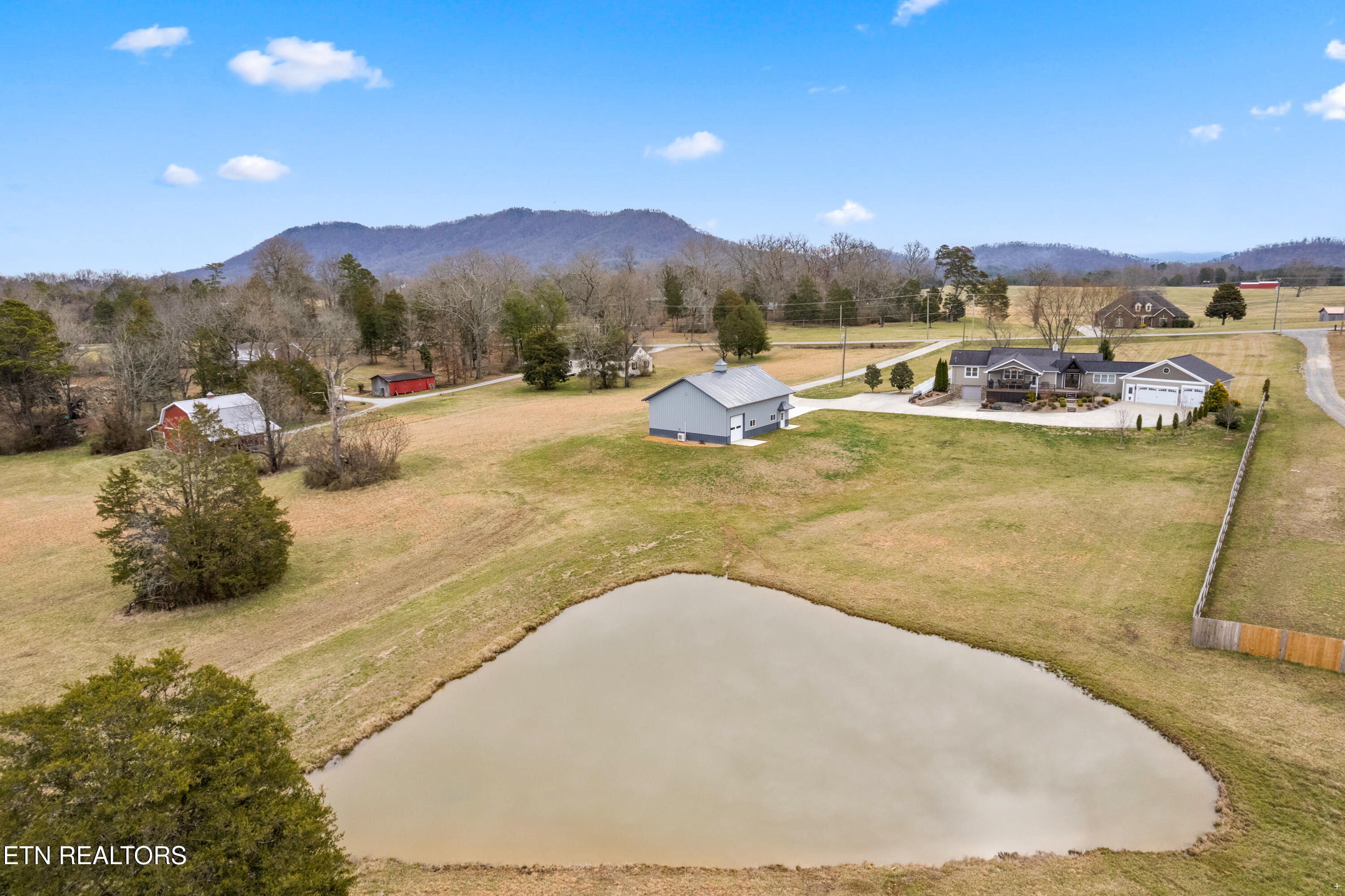 8207 Washington Pike