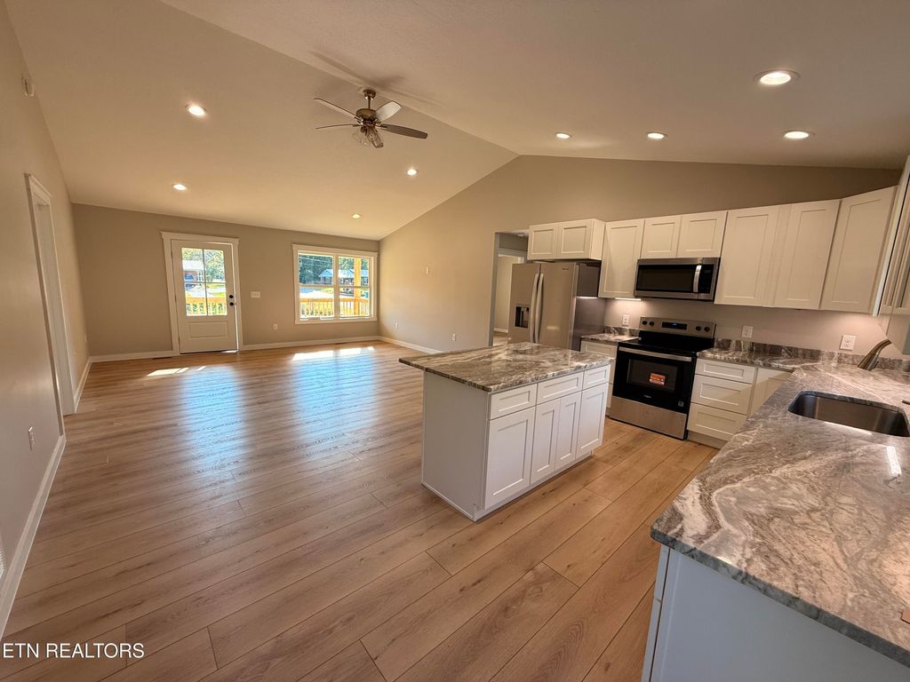 Photo of 99 Justice St, Crossville, TN 38555 (MLS # 1314935)