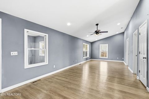 Tiny photo for 1206 W Parkway Ave, Knoxville, TN 37912 (MLS # 1323194)