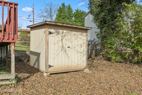 Tiny photo for 1206 W Parkway Ave, Knoxville, TN 37912 (MLS # 1323194)